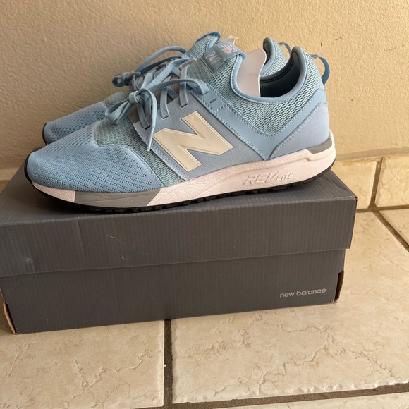 New Balance 247. - Picture 4 of 8